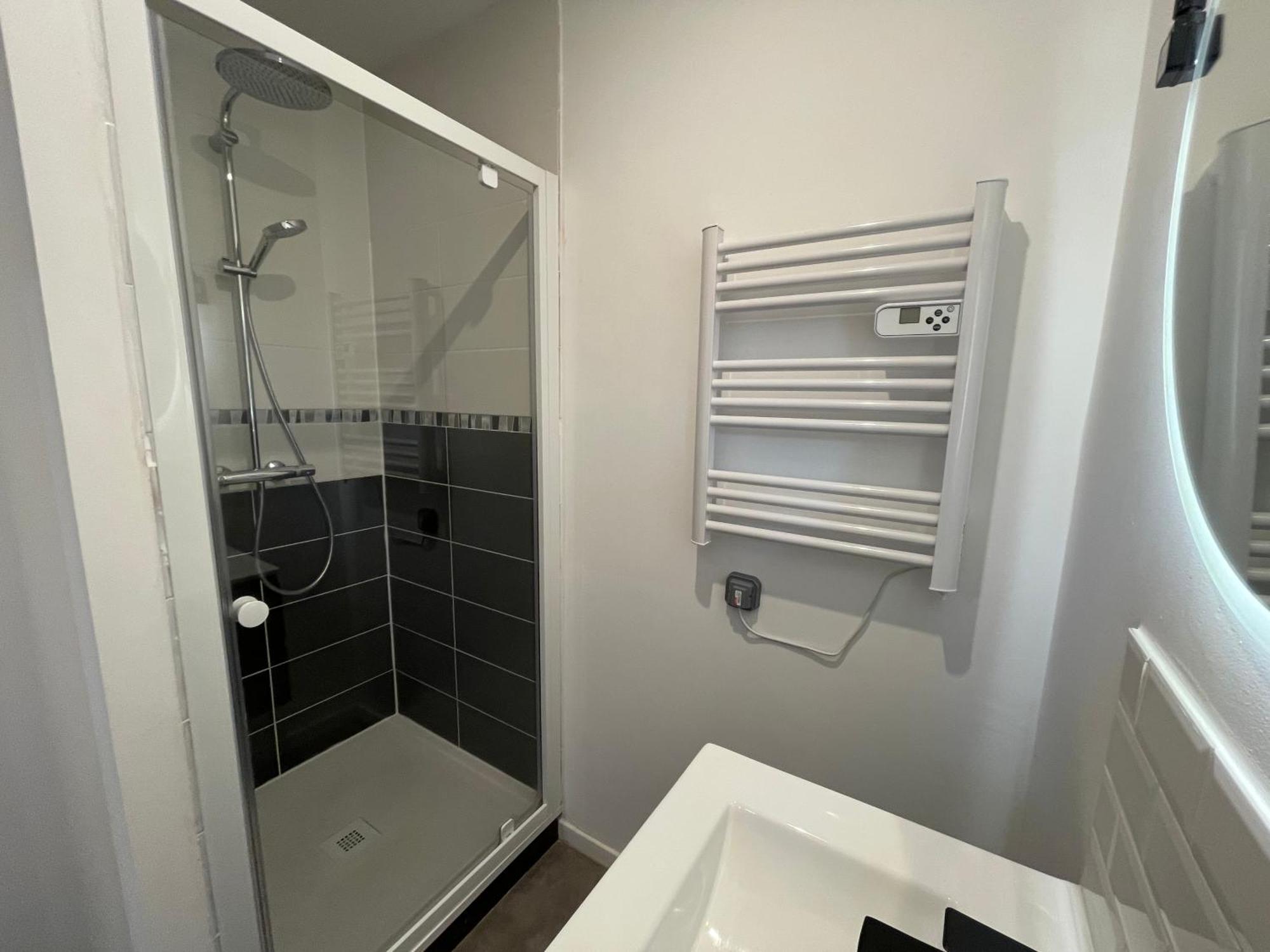 Les 3 Suites - 6 Personnes - 3 Chambres Avec Sdb Privatives Lens Buitenkant foto